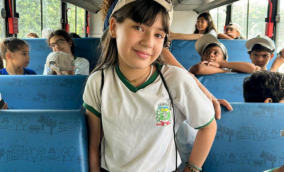 Porto Escola 2026 inicia com visitas de alunos ao cais em Paranaguá