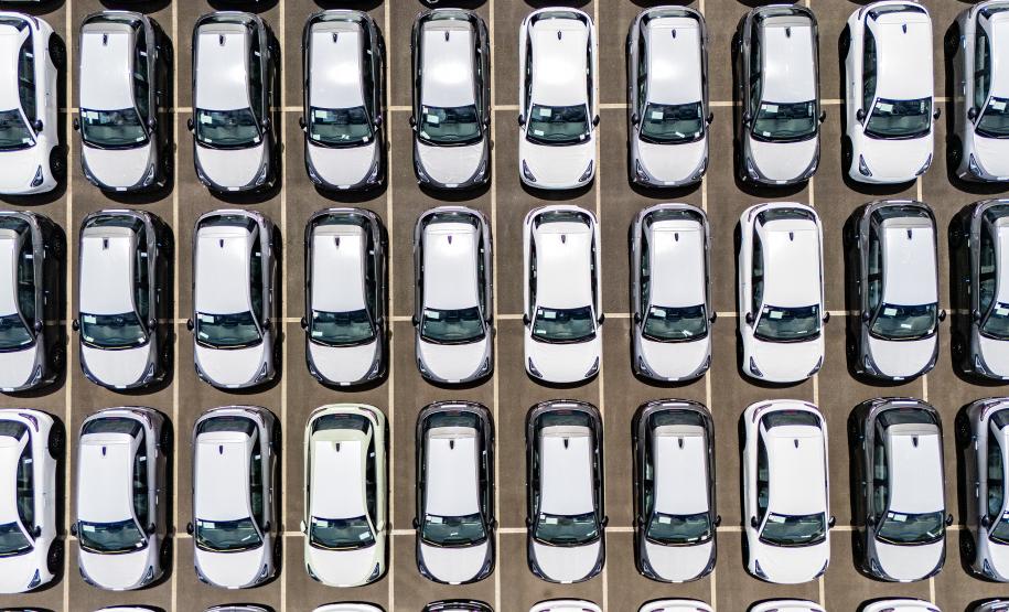 Porto de Paranaguá registra alta de 100% na movimentação de veículos em março