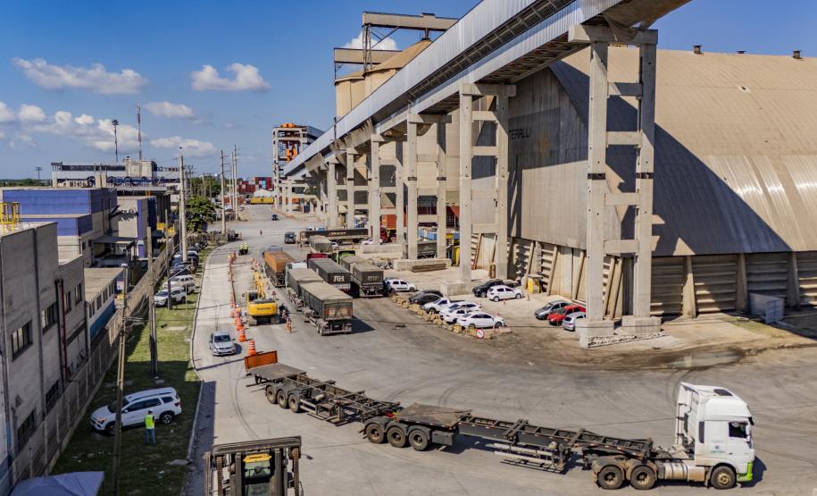 Portos do Paraná investe R$ 8,6 milhões em vias de acesso ao Porto de Paranaguá