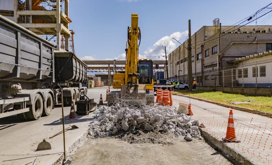 Portos do Paraná investe R$ 8,6 milhões em vias de acesso ao Porto de Paranaguá