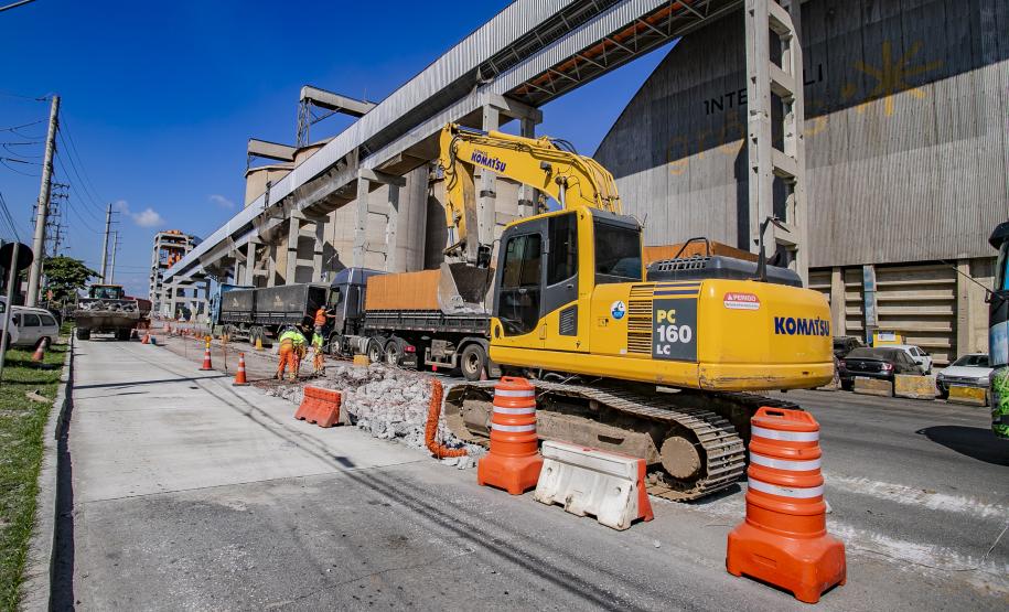 Portos do Paraná investe R$ 8,6 milhões em vias de acesso ao Porto de Paranaguá