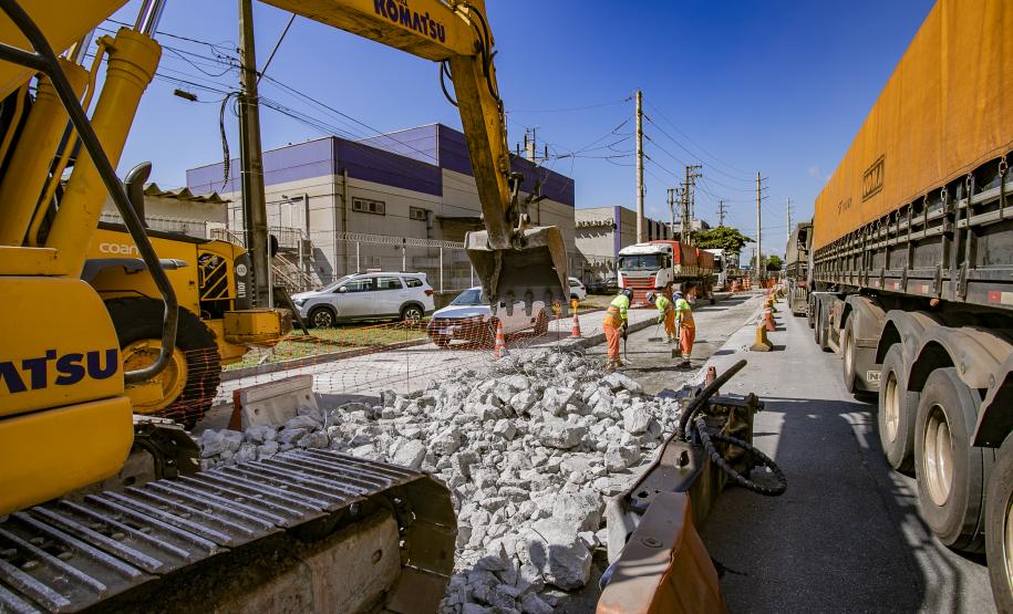 Portos do Paraná investe R$ 8,6 milhões em vias de acesso ao Porto de Paranaguá