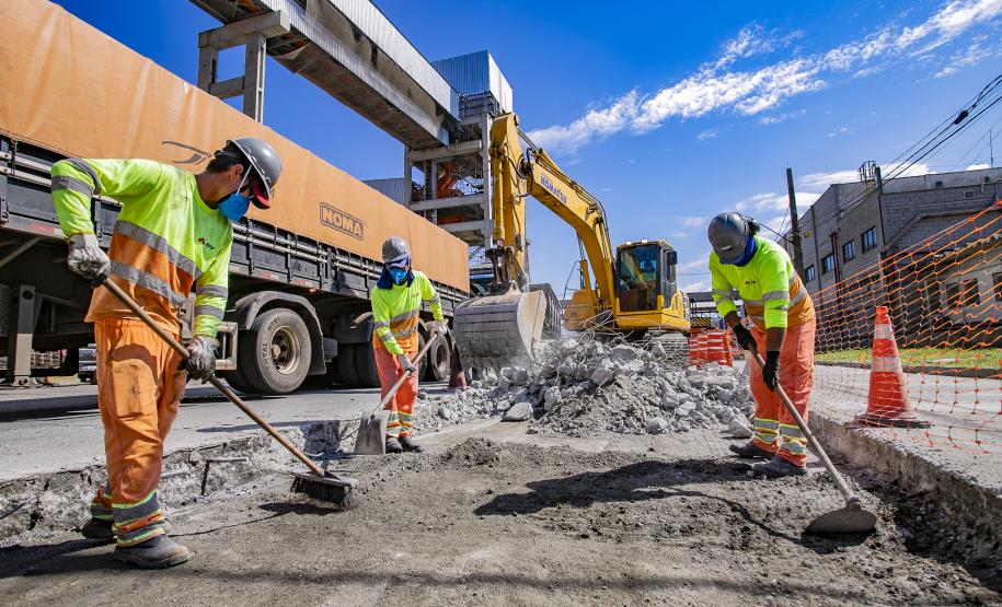 Portos do Paraná investe R$ 8,6 milhões em vias de acesso ao Porto de Paranaguá