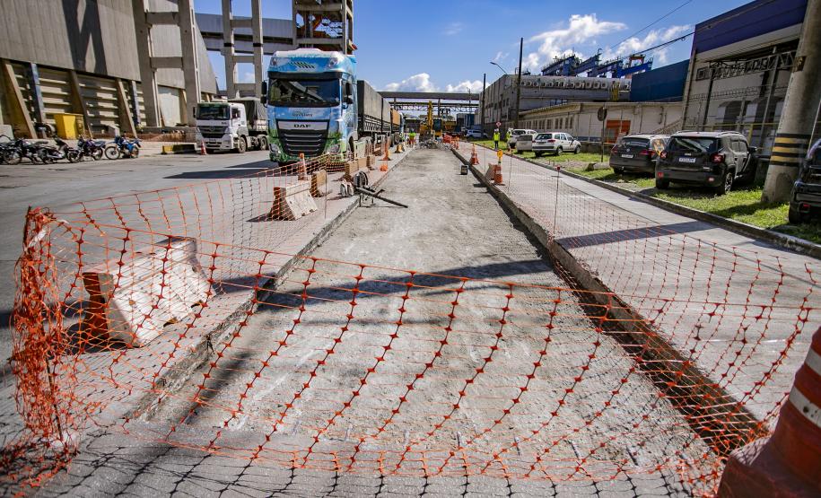 Portos do Paraná investe R$ 8,6 milhões em vias de acesso ao Porto de Paranaguá