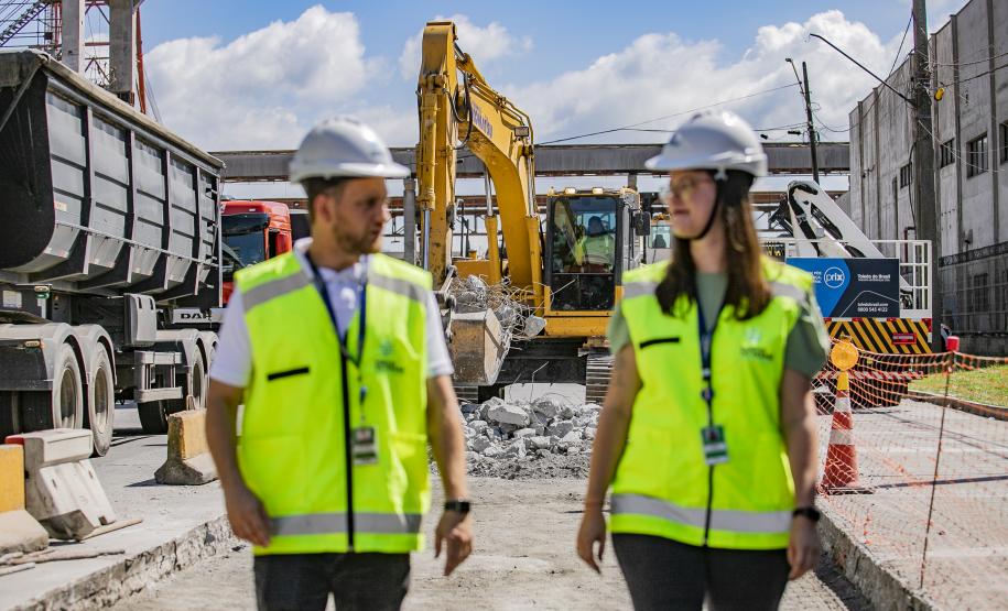 Portos do Paraná investe R$ 8,6 milhões em vias de acesso ao Porto de Paranaguá