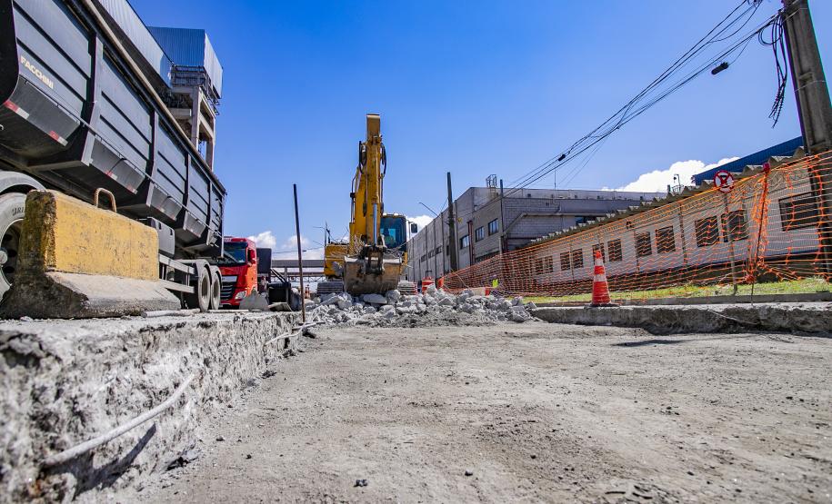 Portos do Paraná investe R$ 8,6 milhões em vias de acesso ao Porto de Paranaguá