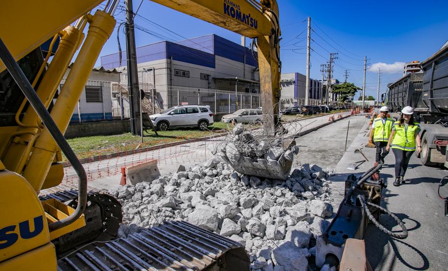 Portos do Paraná investe R$ 8,6 milhões em vias de acesso ao Porto de Paranaguá