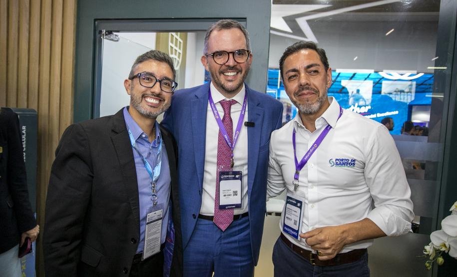 Ministro de Portos e Aeroportos visita estande da Portos do Paraná durante a Intermodal