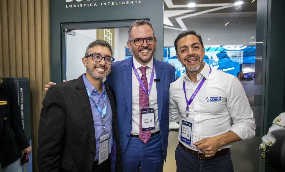 Ministro de Portos e Aeroportos visita estande da Portos do Paraná durante a Intermodal