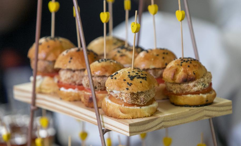 Senac e Portos do Paraná valoriza soja e milho em café caiçara