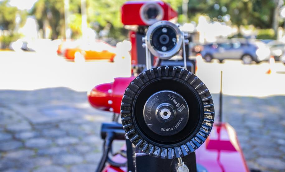 Robô de combate a incêndio é testado no Porto de Paranaguá