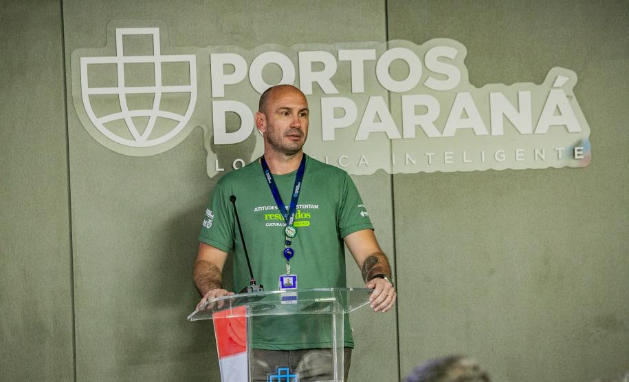 Robô de combate a incêndio é testado no Porto de Paranaguá