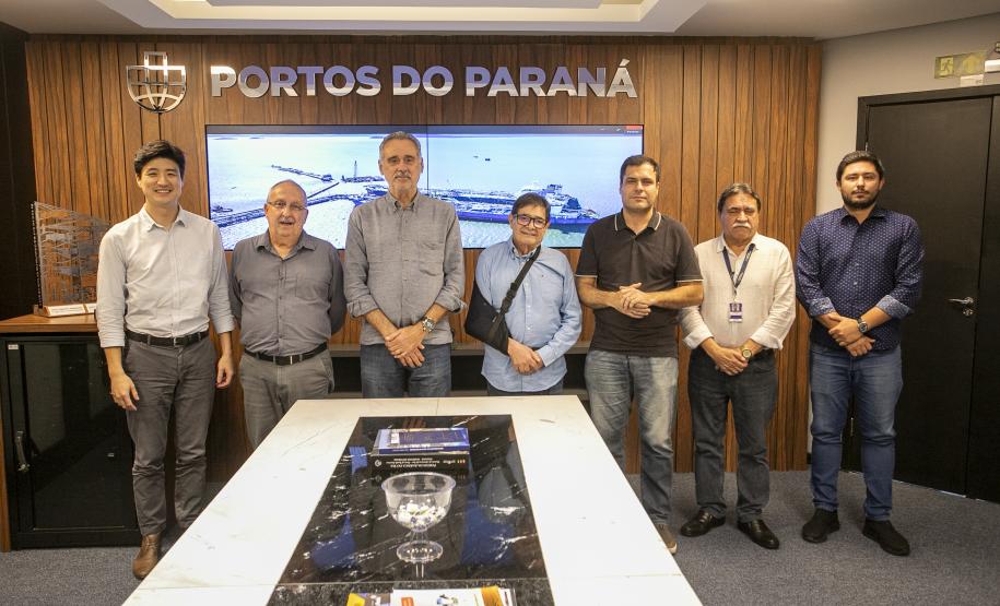 Decanos da Portos do Paraná recebem homenagem na despedida da empresa