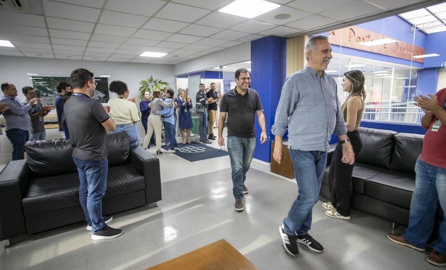 Decanos da Portos do Paraná recebem homenagem na despedida da empresa