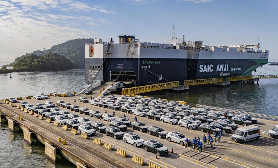 Porto de Paranaguá recebe mais de 5 mil carros em uma única operação