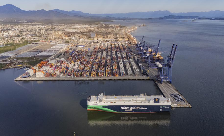 Porto de Paranaguá recebe mais de 5 mil carros em uma única operação