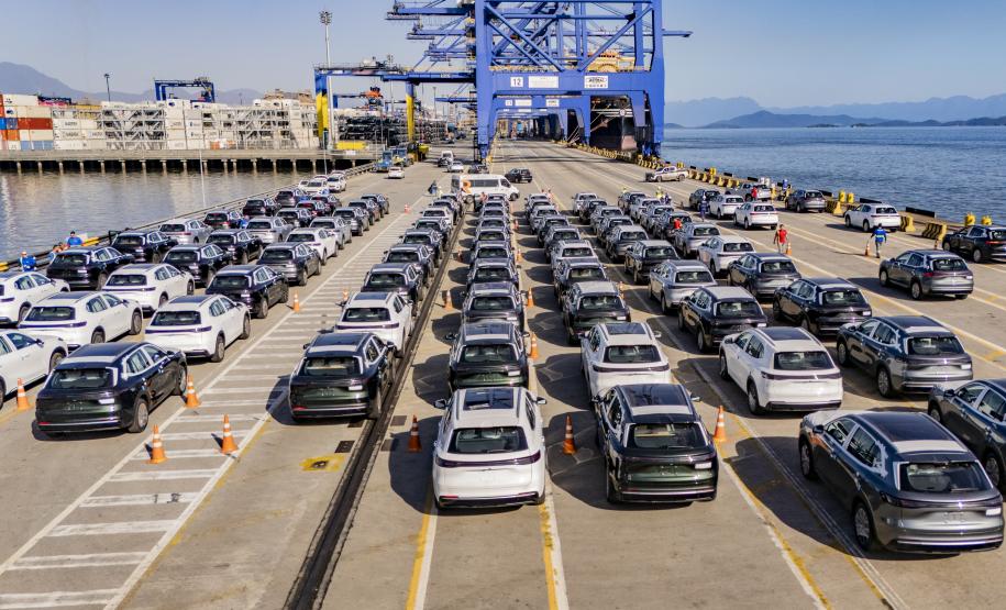 Porto de Paranaguá recebe mais de 5 mil carros em uma única operação