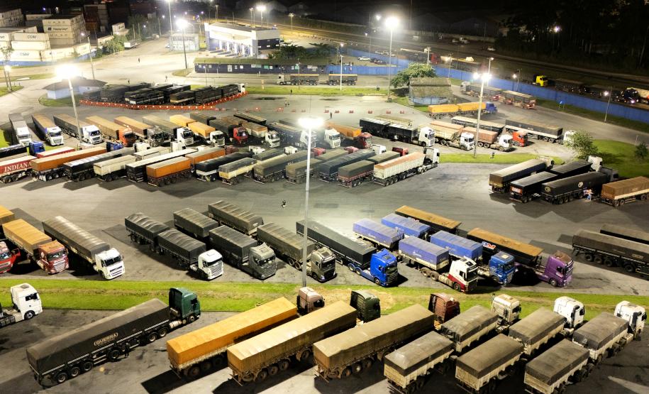 Iluminação Pátio de Triagem Porto de Paranaguá
