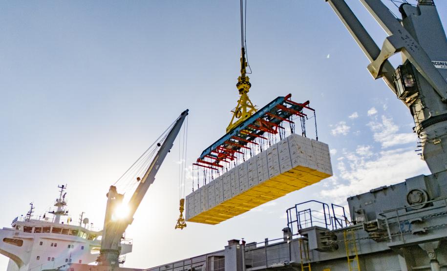 Porto de Paranaguá recebe navio sustentável em viagem inaugural