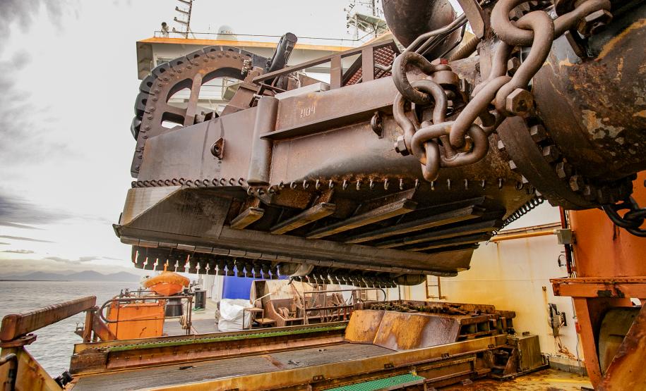 Portos do Paraná realiza campanha de dragagem de manutenção do Canal de Paranaguá