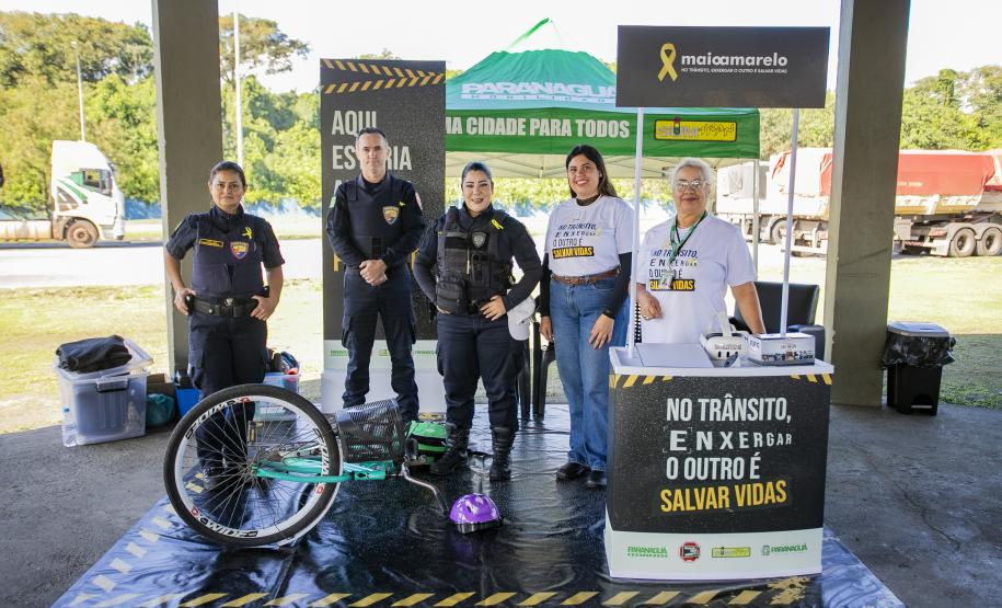 Maio Amarelo alerta caminhoneiros no Pátio de Triagem
