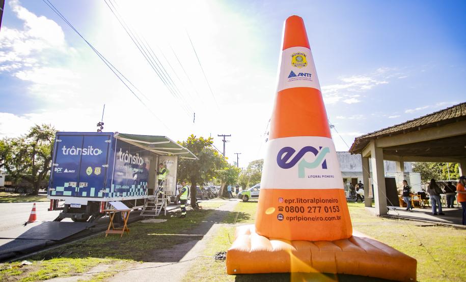 Maio Amarelo alerta caminhoneiros no Pátio de Triagem