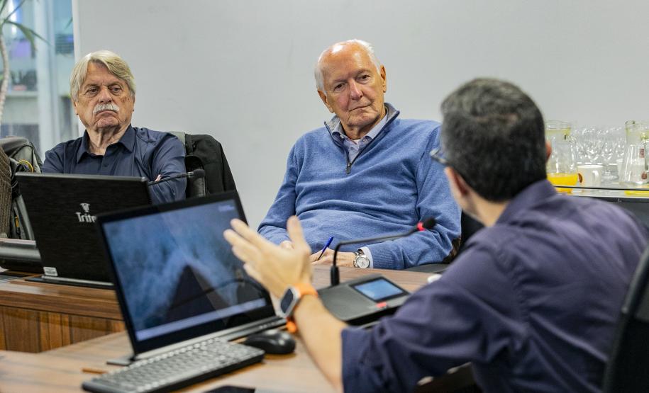 Membros do Movimento Pró-Paraná estiveram reunidos com o Presidente da Portos do Paraná no Palácio Taguaré