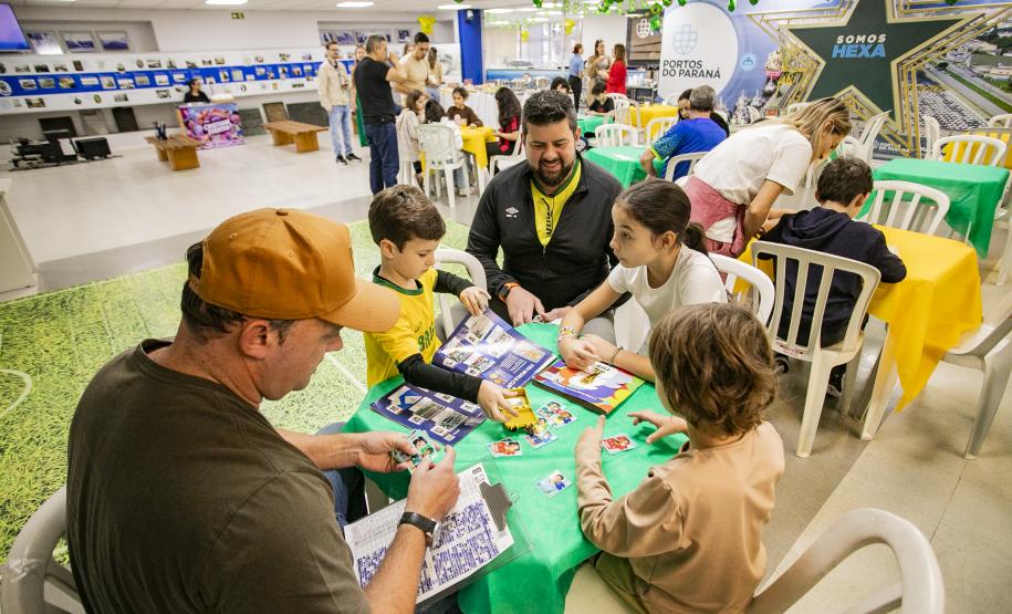 Evento foi marcado pela troca de figurinhas, interação e celebrar a paixão pelo futebol