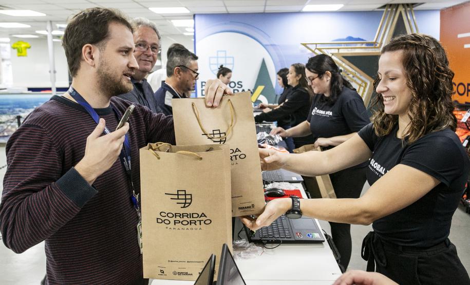 Entrega nos Kits em Paranaguá acontece nesta sexta (19) e sábado (20)