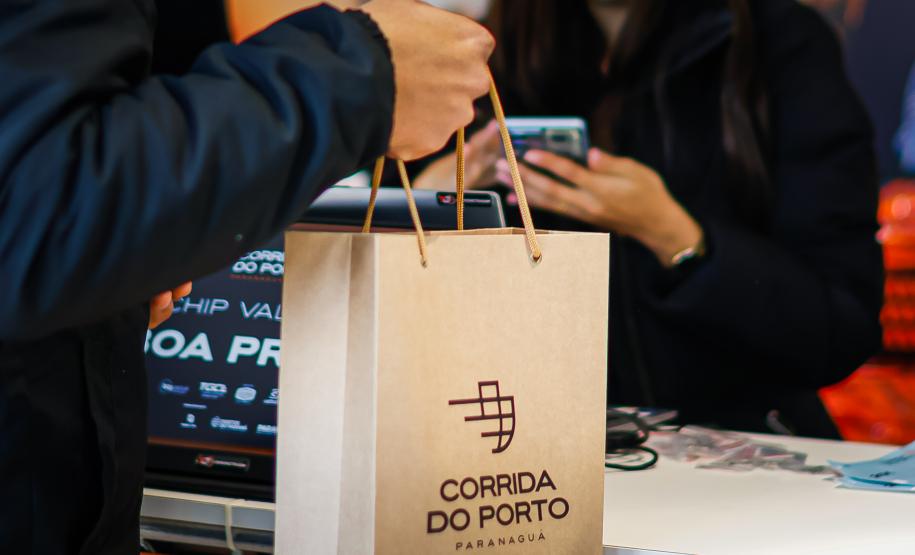 Kits começaram a ser entregues em Curitiba nessa quinta-feira (18)