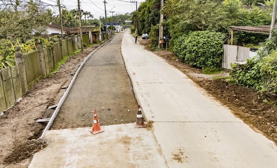Pavimentação em concreto já ocupa quase toda a extensão da Avenida Conde Matarazzo e da Rua Engenheiro Luís Augusto