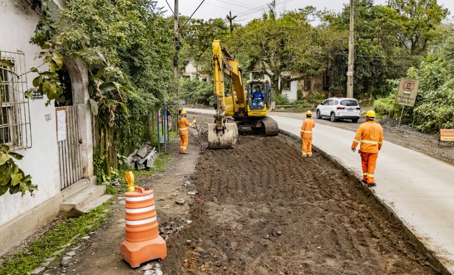 Pavimentação em concreto já ocupa quase toda a extensão da Avenida Conde Matarazzo e da Rua Engenheiro Luís Augusto