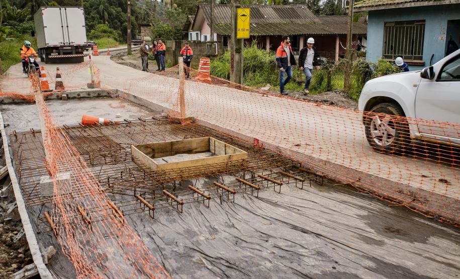 Pavimentação em concreto já ocupa quase toda a extensão da Avenida Conde Matarazzo e da Rua Engenheiro Luís Augusto
