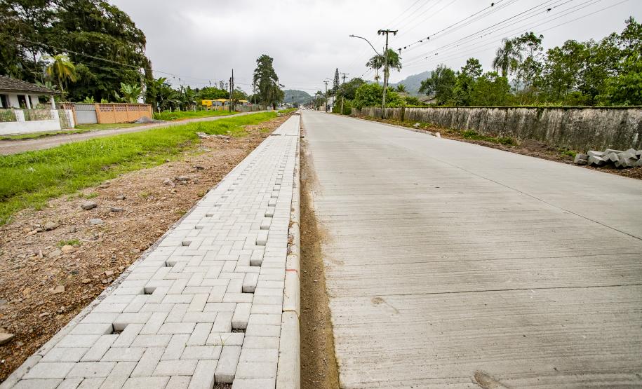 Pavimentação em concreto já ocupa quase toda a extensão da Avenida Conde Matarazzo e da Rua Engenheiro Luís Augusto