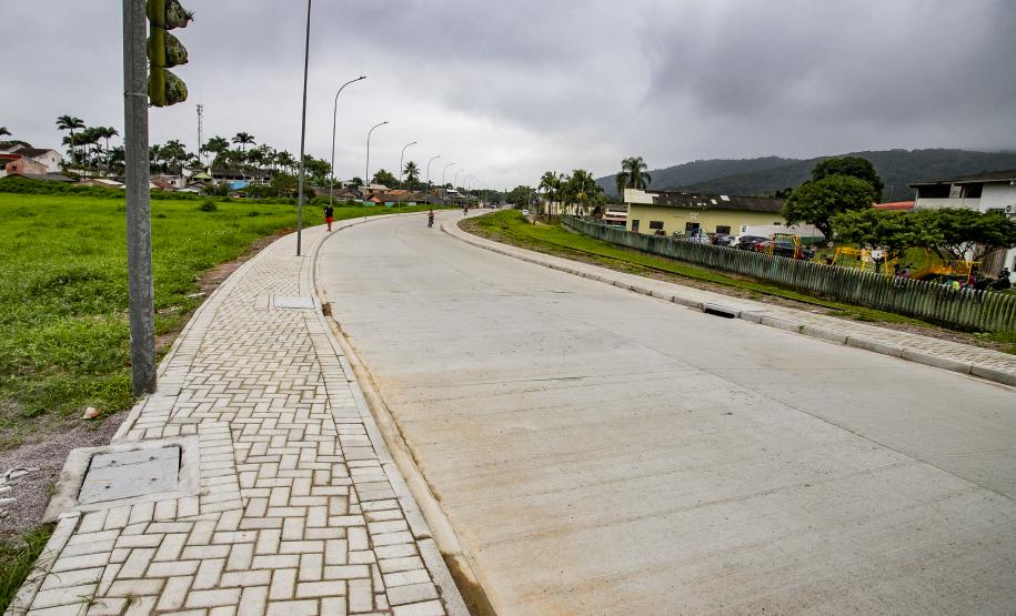 Pavimentação em concreto já ocupa quase toda a extensão da Avenida Conde Matarazzo e da Rua Engenheiro Luís Augusto