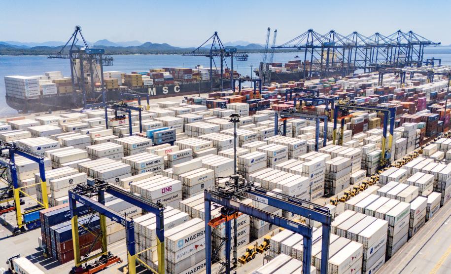 Porto também registra alta nas exportações de soja, óleo de soja e na movimentação de contêineres em 2026