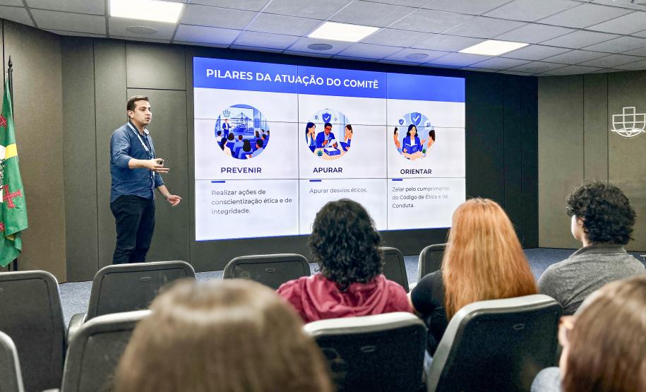Jovens aprendizes iniciam trajetória profissional na Portos do Paraná