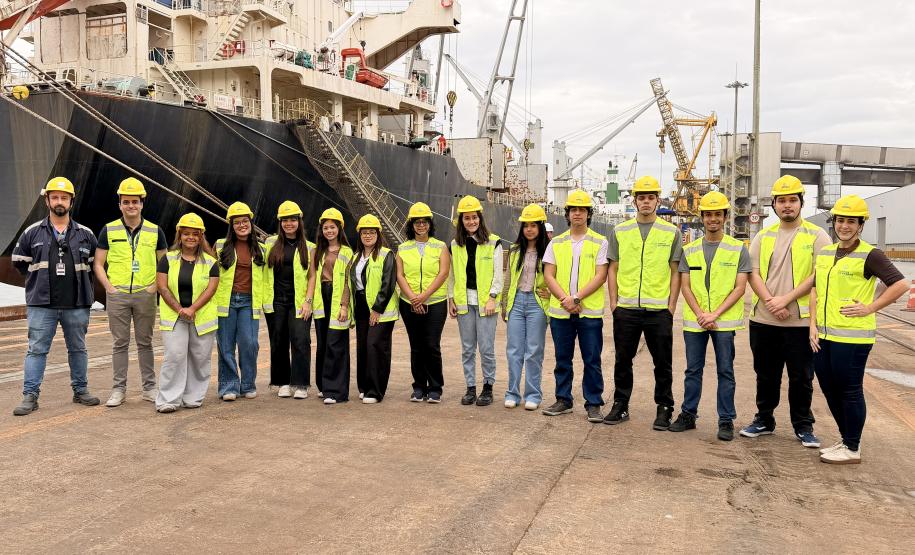 Jovens aprendizes iniciam trajetória profissional na Portos do Paraná