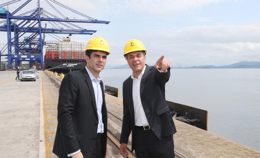 Terminal de Contêineres de Paranaguá investirá R$1,1 bilhão em ampliação Terminal de Contêineres de Paranaguá investirá R$1,1 bilhão em ampliação