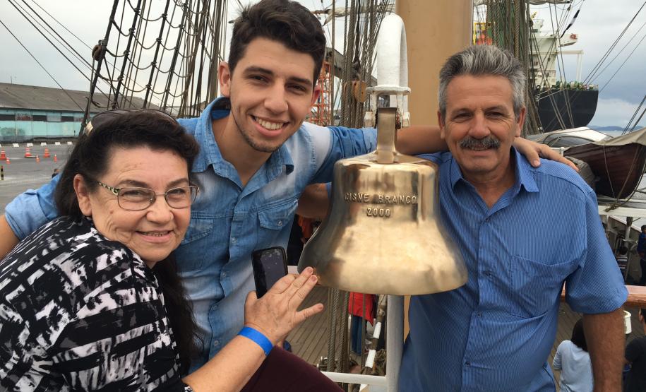 Navio Cisne Branco atrai cinco mil visitantes ao Porto de Paranaguá