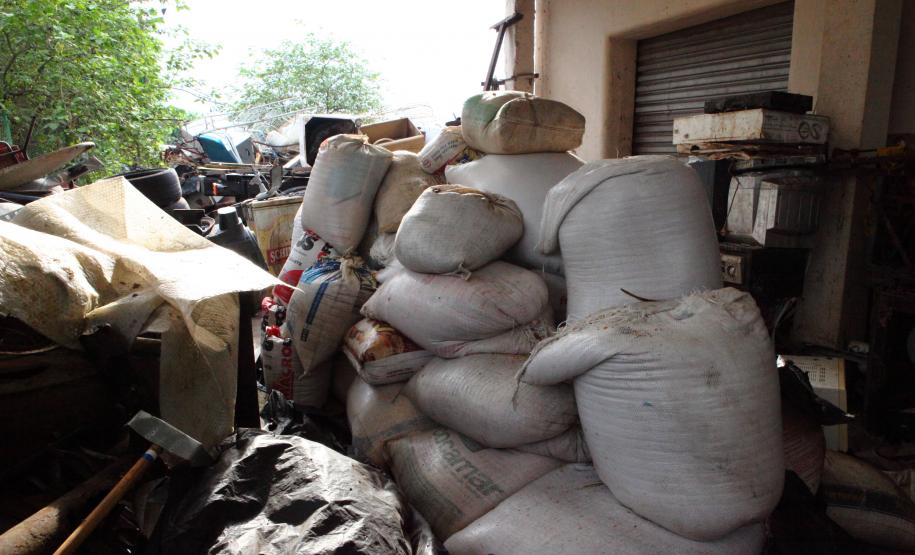 “Operação Rastro” coíbe roubo de cargas de grãos em Paranaguá “Operação Rastro” coíbe roubo de cargas de grãos em Paranaguá