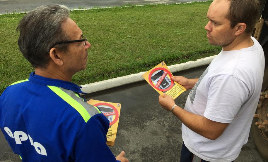 Porto de Paranaguá adere ao Maio Amarelo e promove campanha com caminhoneiros