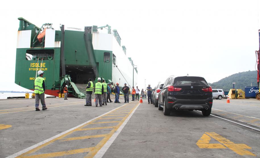 BMW inicia exportação pelo Porto de Paranaguá