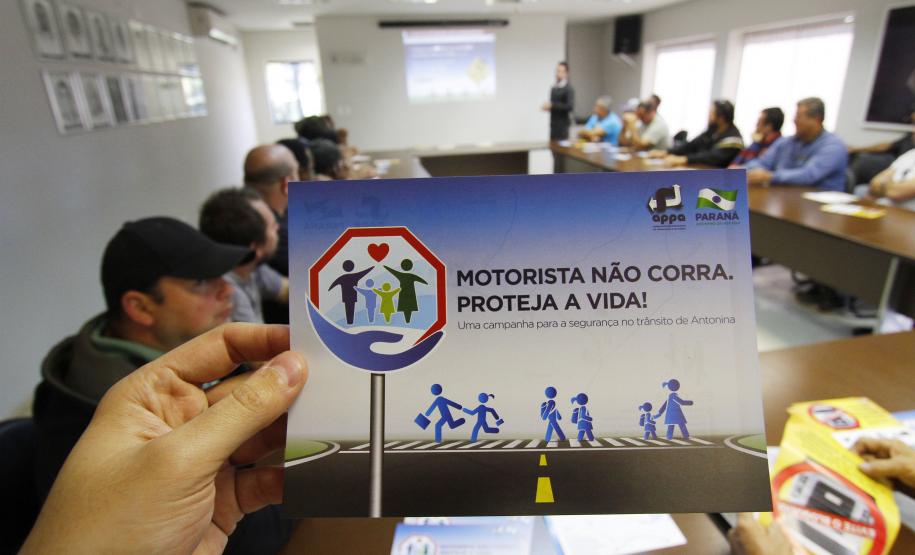 Porto de Antonina inicia ação de conscientização a caminhoneiros