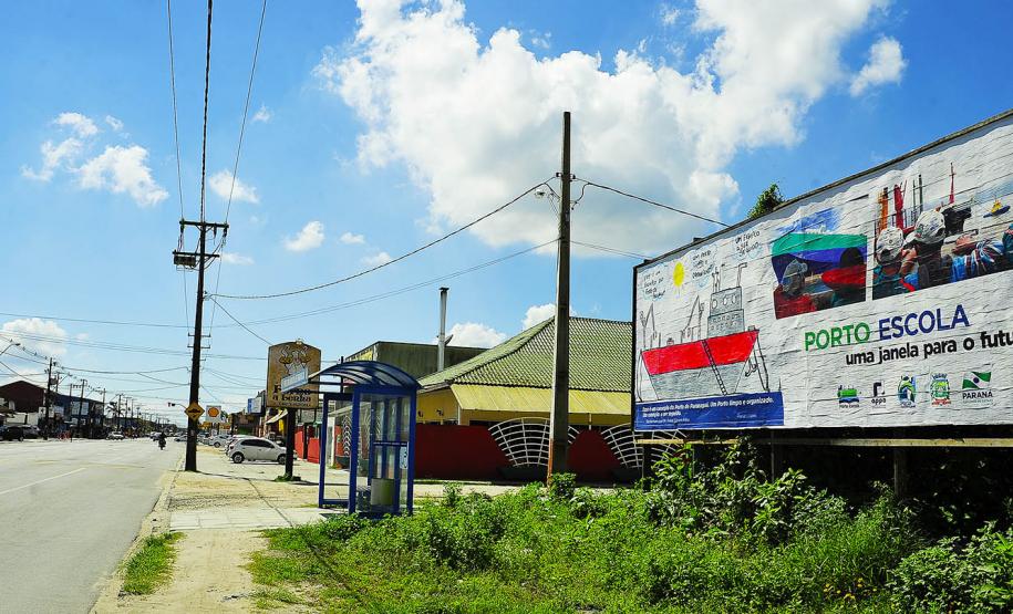 Appa leva para ruas de Paranaguá desenhos vencedores do concurso Porto Escola