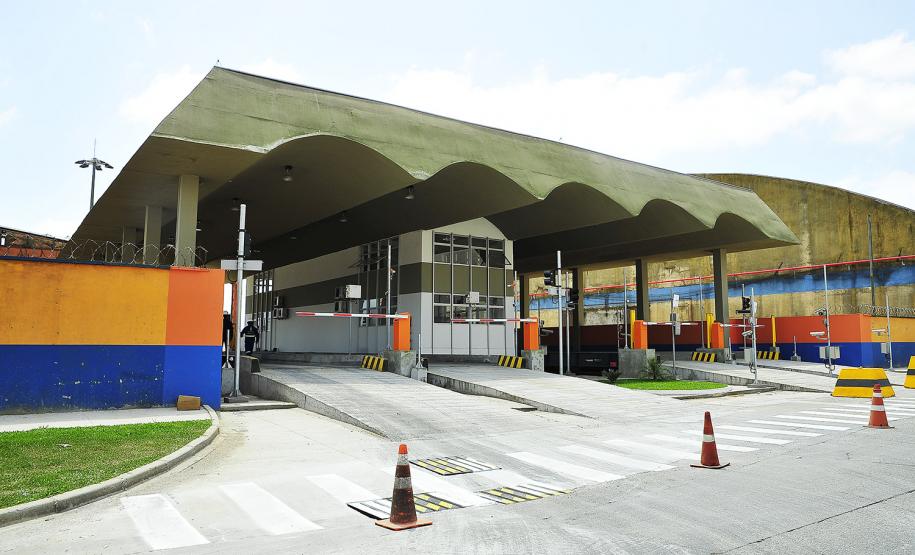 Porto de Paranaguá entrega nova portaria e dobra o número de balanças para pesagem de veículos