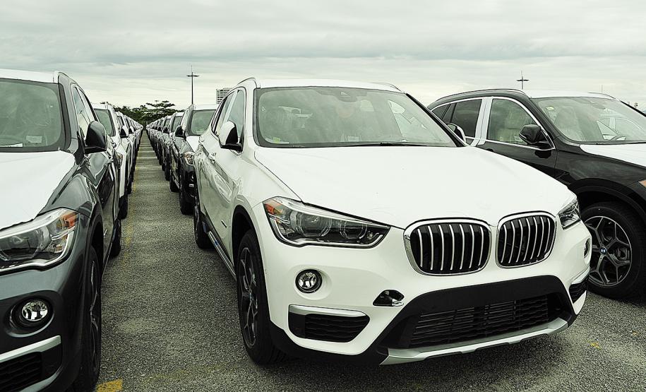 Porto de Paranaguá exporta mais 600 unidades da BMW neste sábado