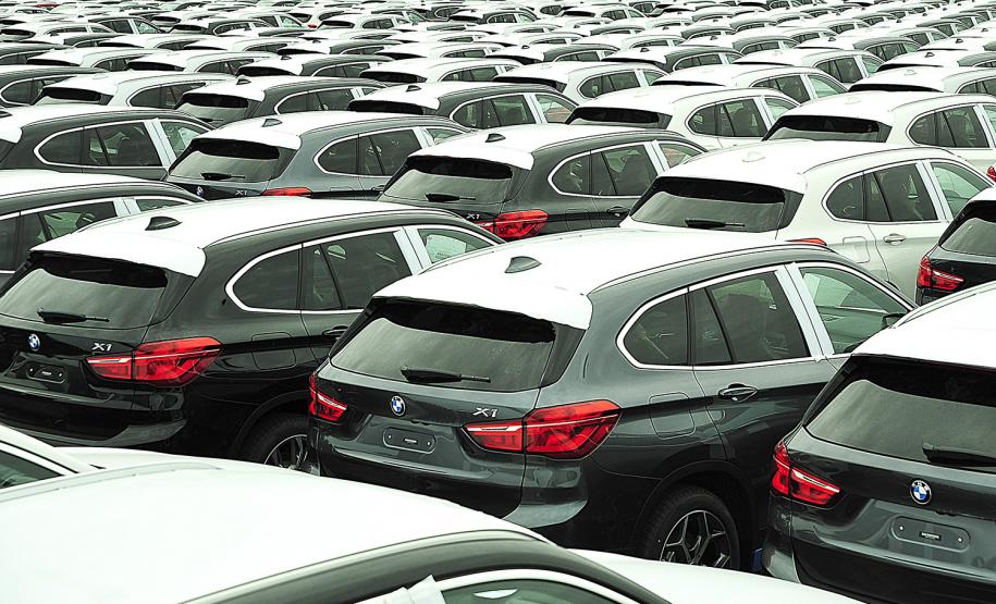 Porto de Paranaguá exporta mais 600 unidades da BMW neste sábado