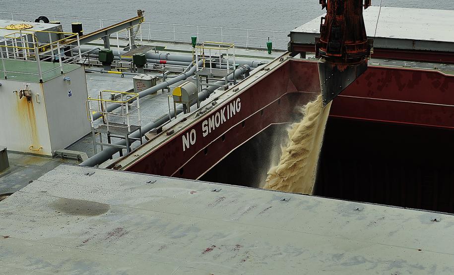 Porto de Paranaguá bate recorde no embarque de açúcar em um único navio