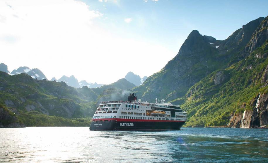 Porto de Paranaguá recebe primeiro navio de cruzeiro da temporada 2016/2017